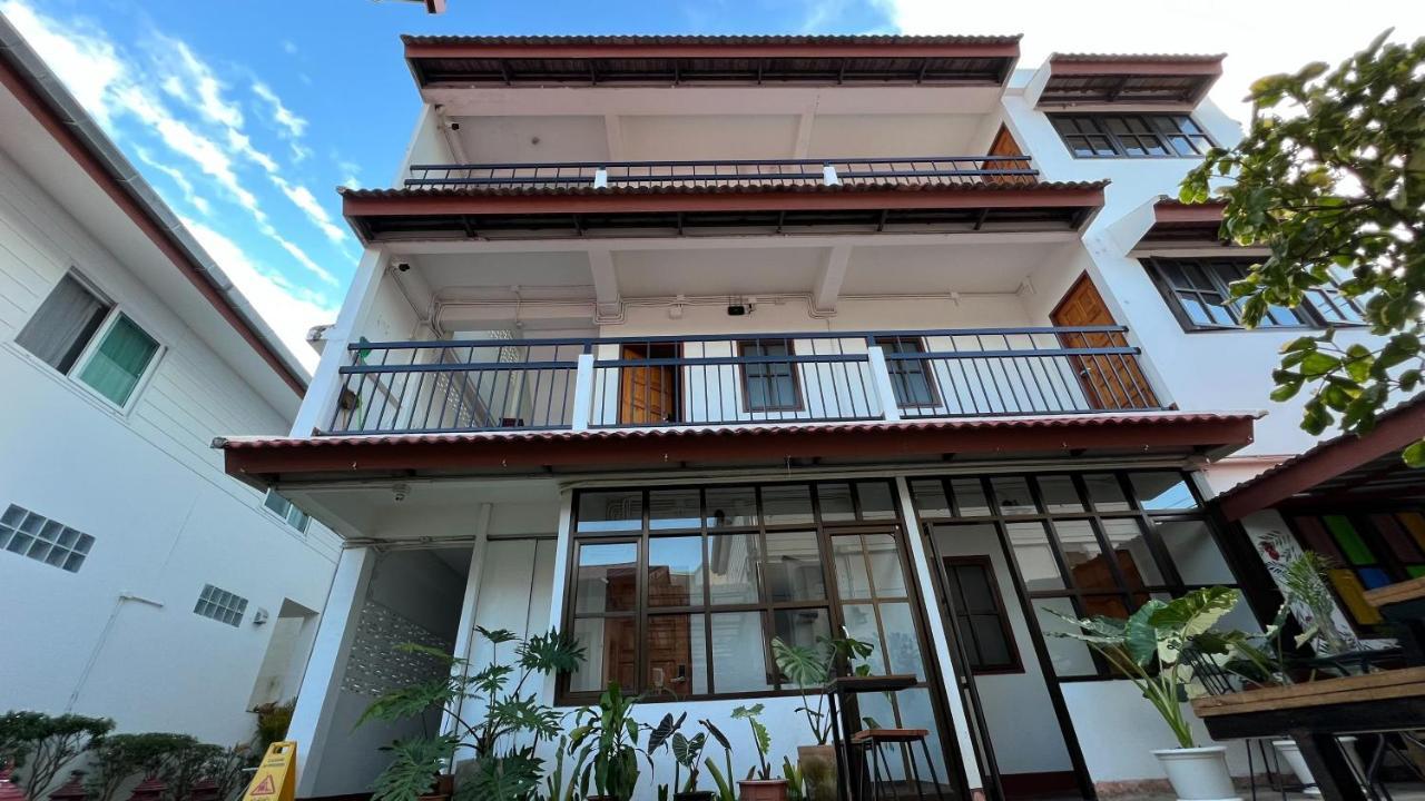 Отель Chiang Mai Gate House Экстерьер фото