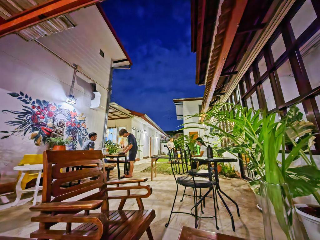 Отель Chiang Mai Gate House Экстерьер фото